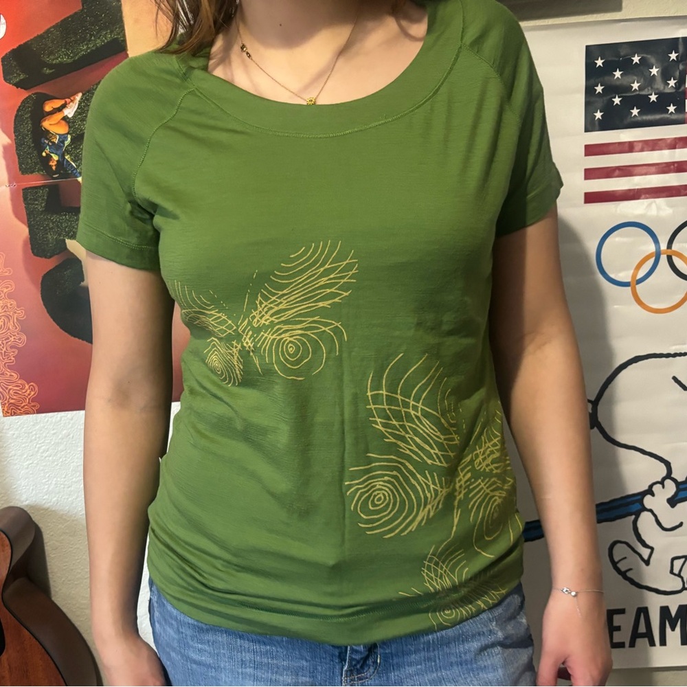 Ice breaker vintage Green Graphic Women's Top